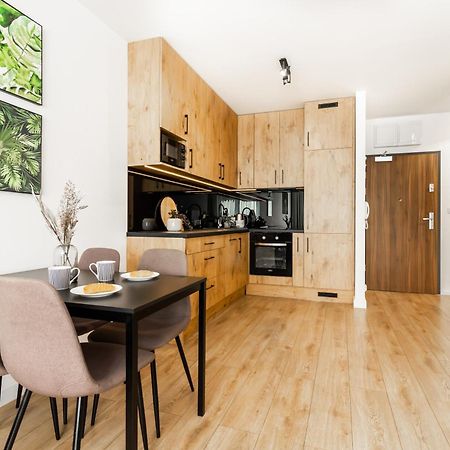 Apartament Near Sky Tower Free Parking For 2 Cars Wrocław Exteriör bild
