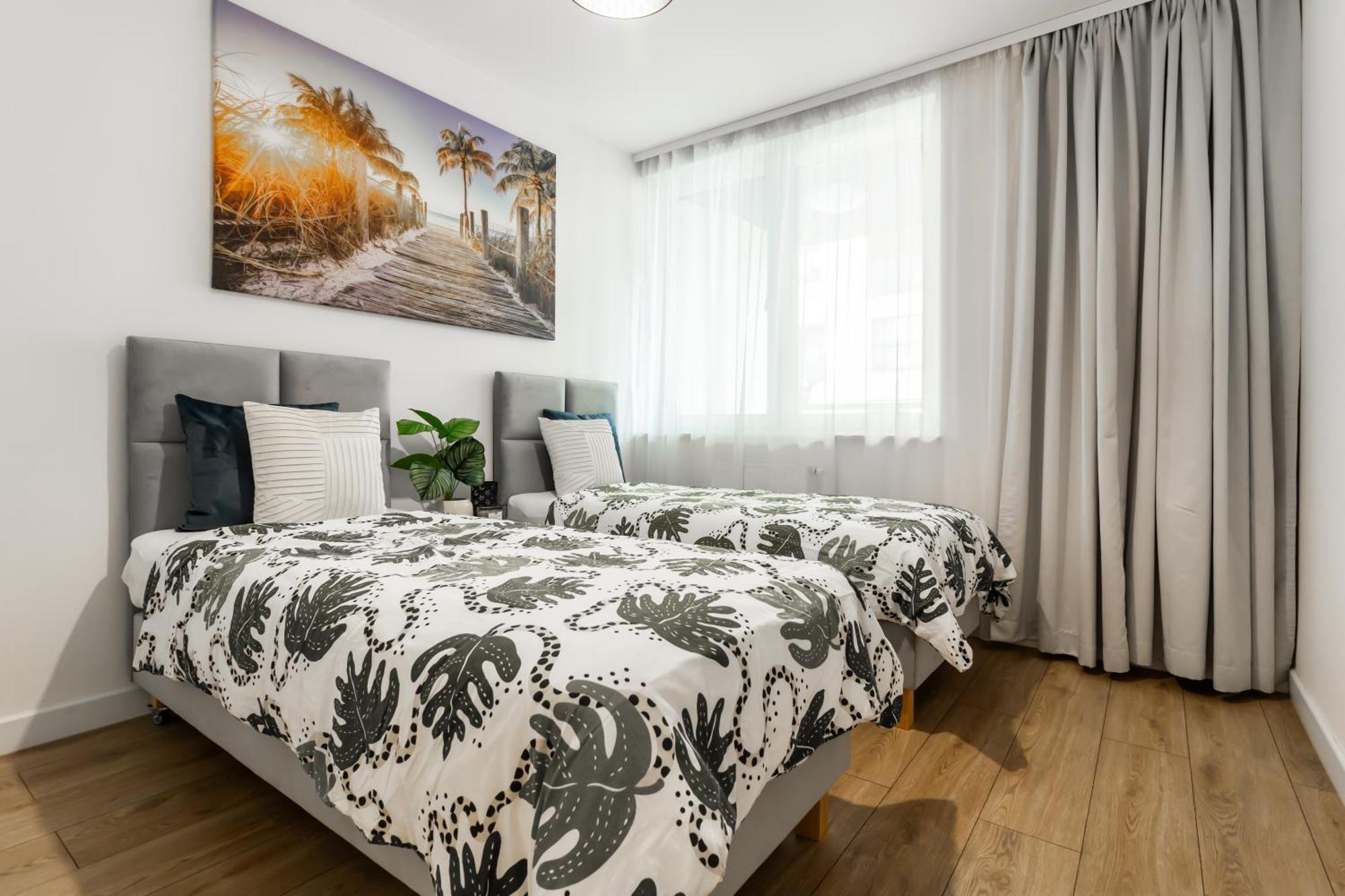 Apartament Near Sky Tower Free Parking For 2 Cars Wrocław Exteriör bild