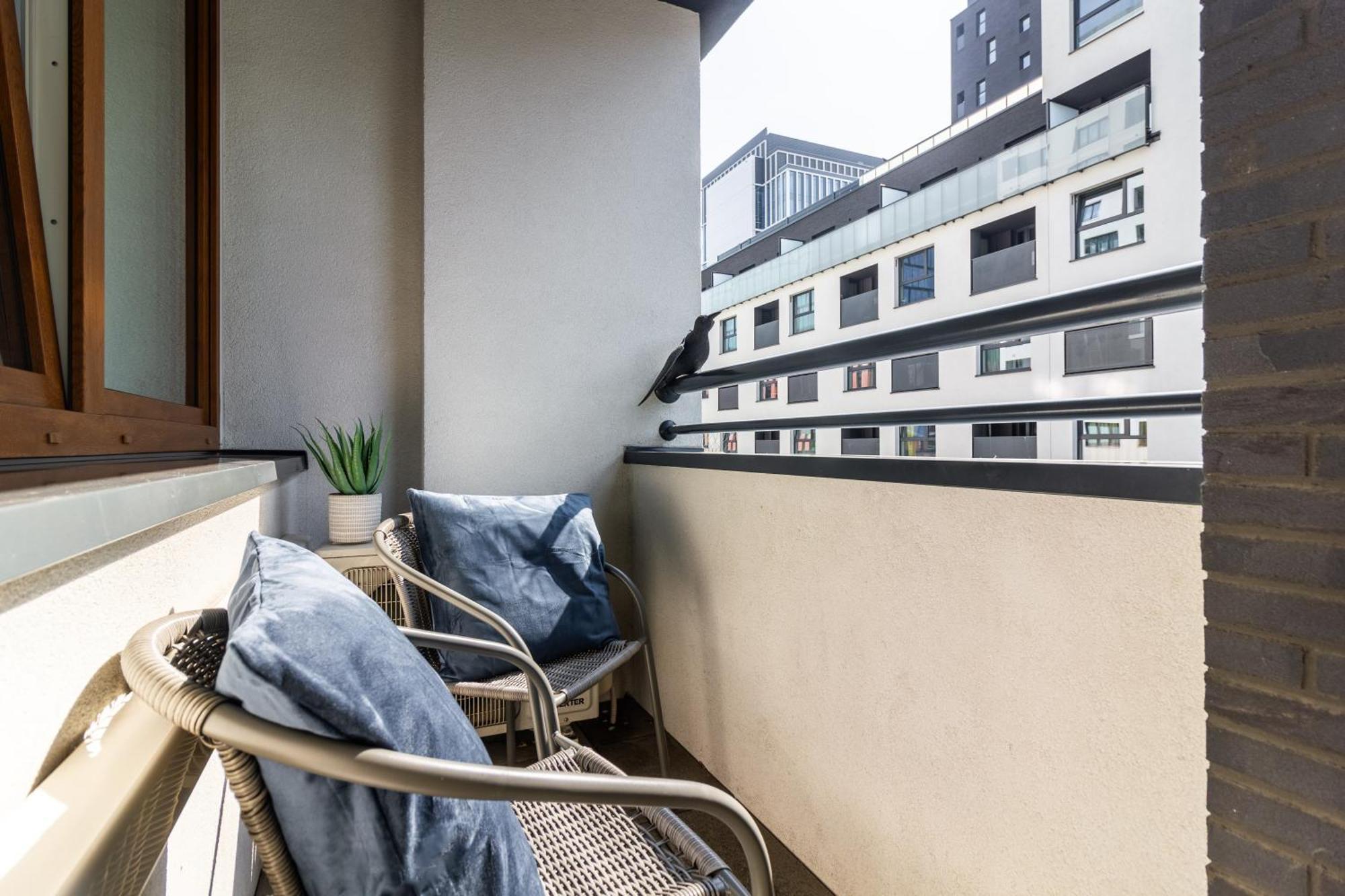 Apartament Near Sky Tower Free Parking For 2 Cars Wrocław Exteriör bild